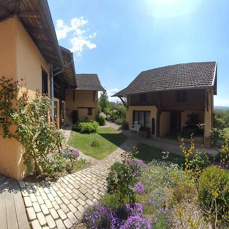 Saint-Genix-sur-Guiers La Parenthese Bed & Breakfast エクステリア 写真