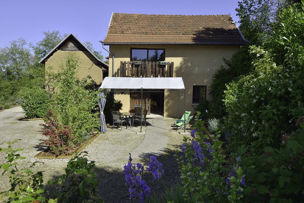 Saint-Genix-sur-Guiers La Parenthese Bed & Breakfast エクステリア 写真