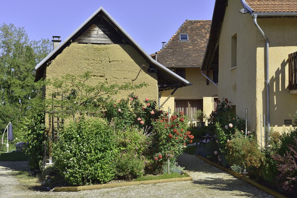 Saint-Genix-sur-Guiers La Parenthese Bed & Breakfast エクステリア 写真