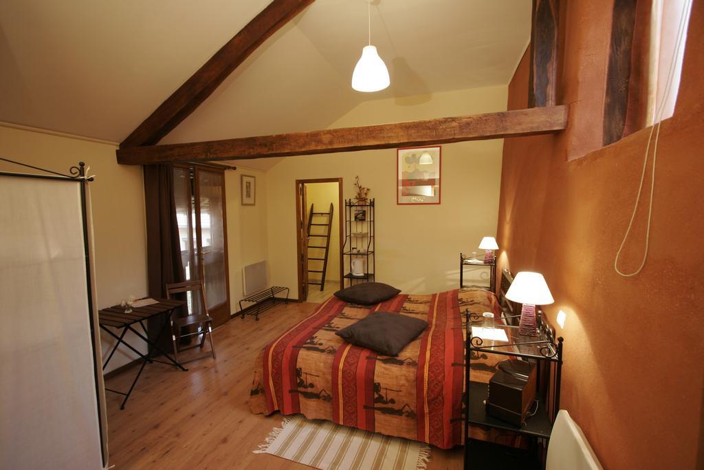 Saint-Genix-sur-Guiers La Parenthese Bed & Breakfast 部屋 写真