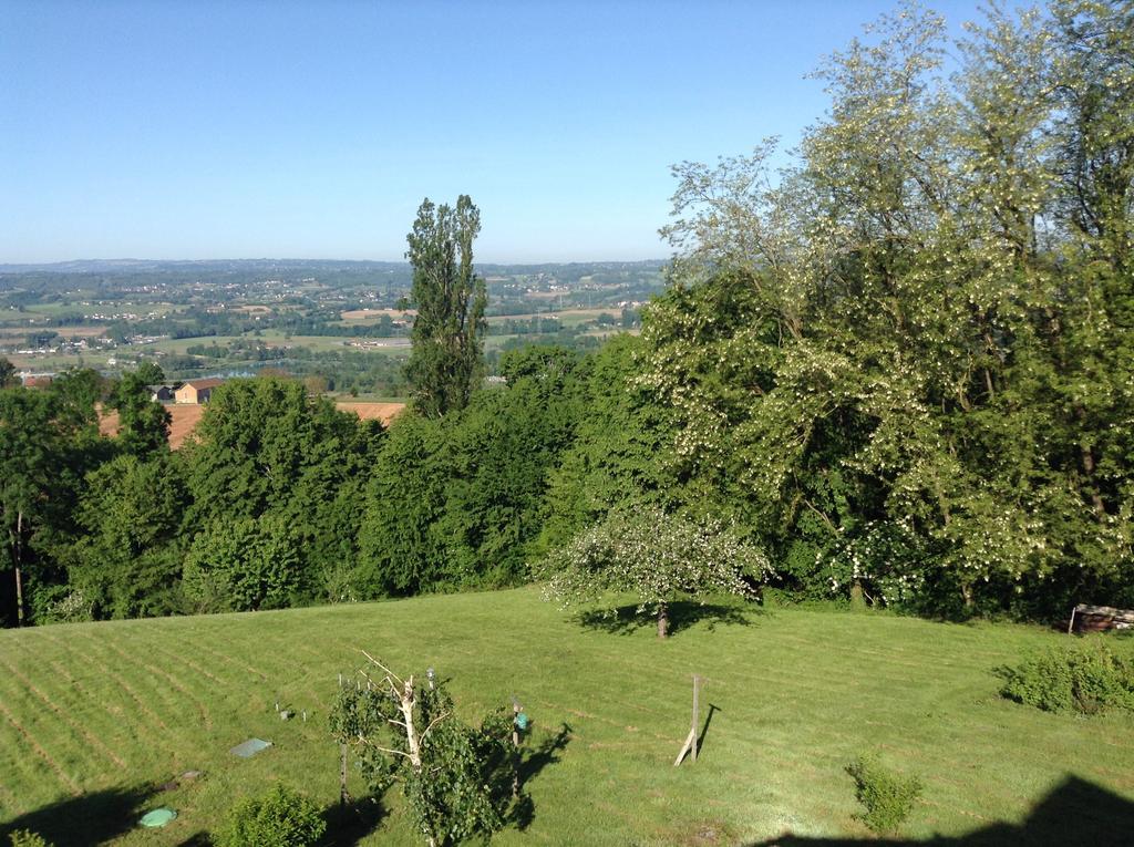 Saint-Genix-sur-Guiers La Parenthese Bed & Breakfast エクステリア 写真