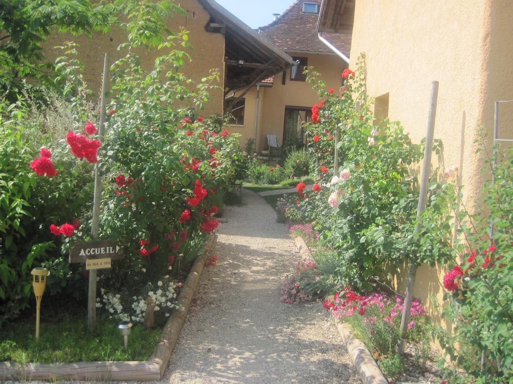 Saint-Genix-sur-Guiers La Parenthese Bed & Breakfast エクステリア 写真