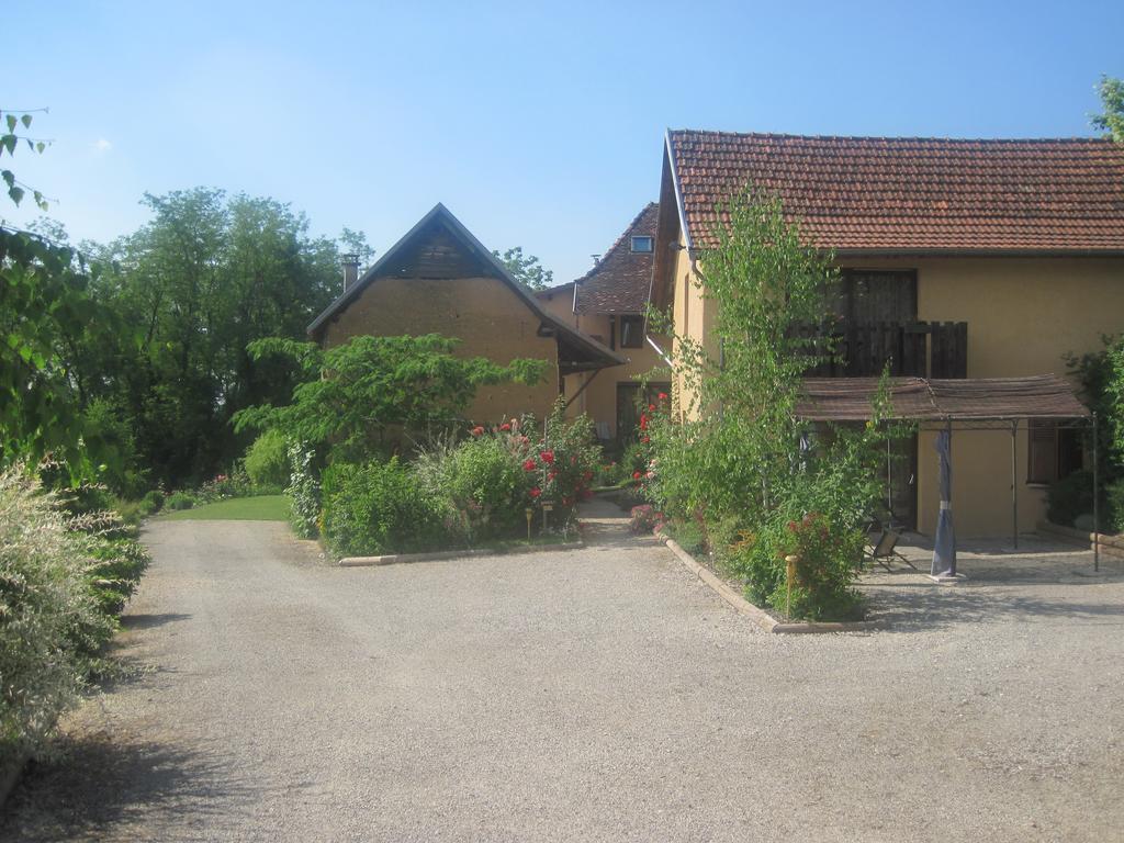 Saint-Genix-sur-Guiers La Parenthese Bed & Breakfast エクステリア 写真