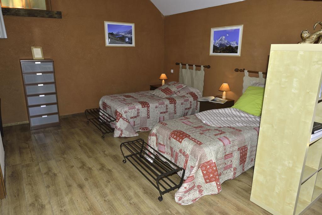 Saint-Genix-sur-Guiers La Parenthese Bed & Breakfast エクステリア 写真