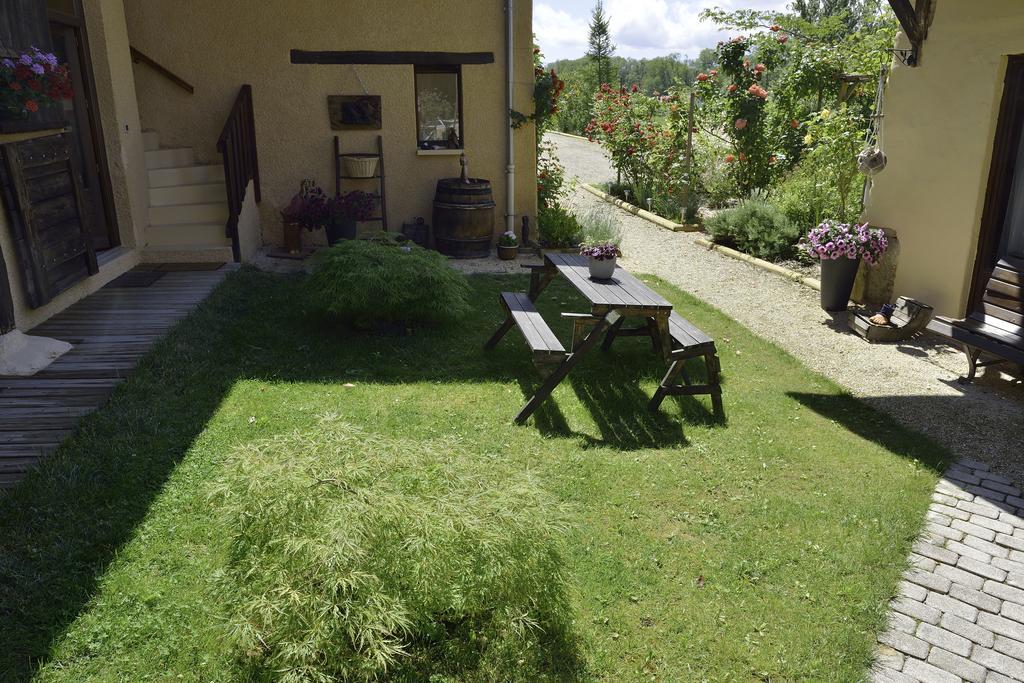 Saint-Genix-sur-Guiers La Parenthese Bed & Breakfast エクステリア 写真