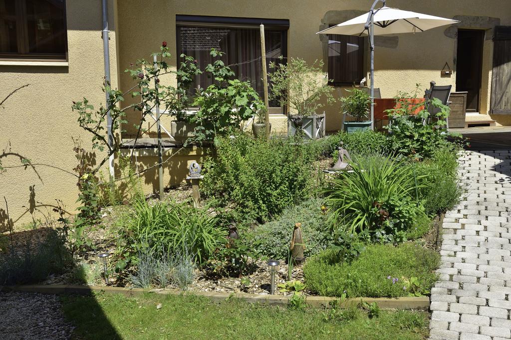 Saint-Genix-sur-Guiers La Parenthese Bed & Breakfast エクステリア 写真
