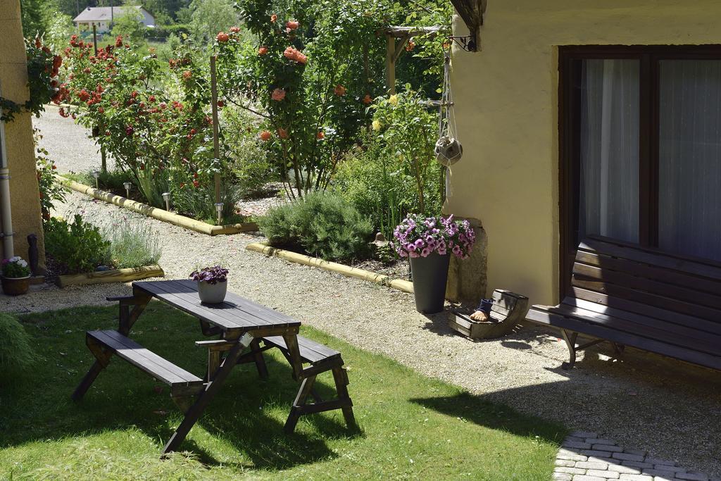 Saint-Genix-sur-Guiers La Parenthese Bed & Breakfast エクステリア 写真