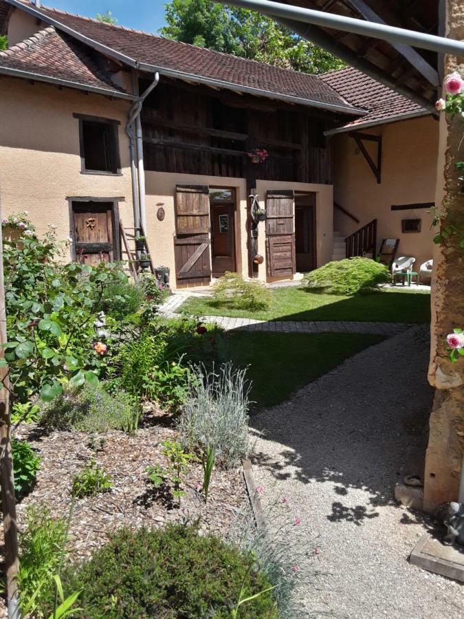 Saint-Genix-sur-Guiers La Parenthese Bed & Breakfast エクステリア 写真