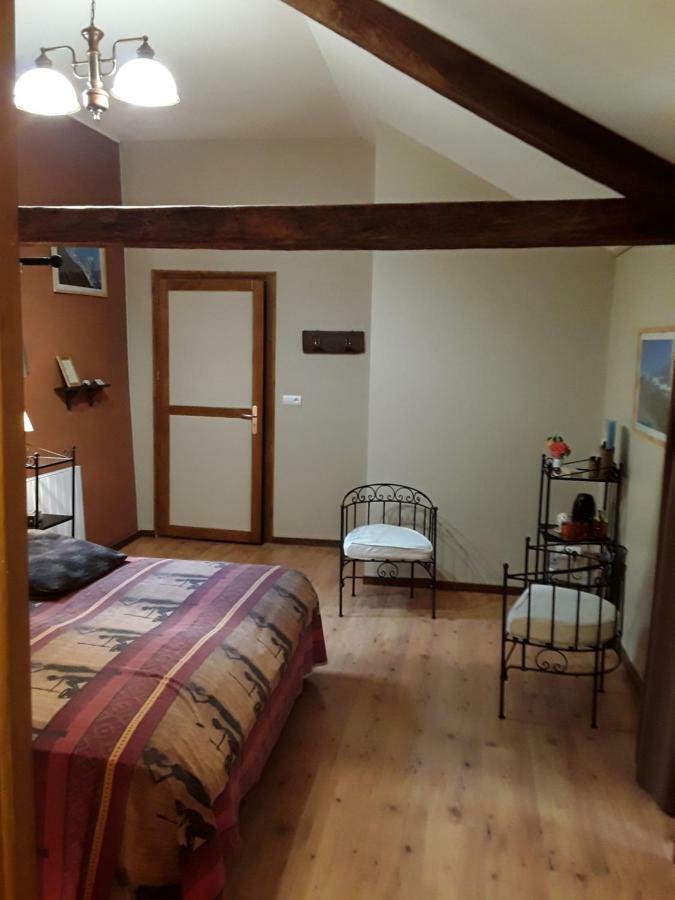 Saint-Genix-sur-Guiers La Parenthese Bed & Breakfast エクステリア 写真