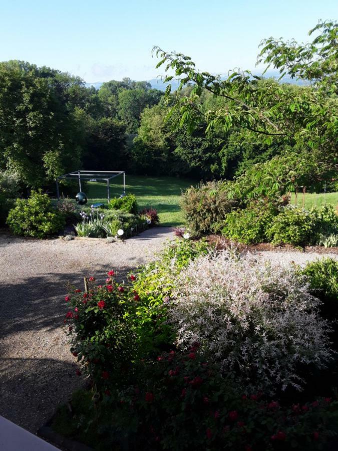 Saint-Genix-sur-Guiers La Parenthese Bed & Breakfast エクステリア 写真